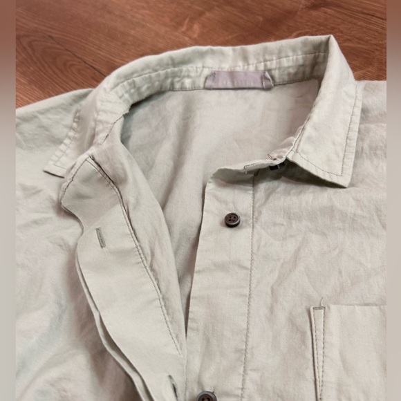 Everlane Relaxed Boyfriend Button Down Shirt in Neutral Sage Green - Size Small - Picture 5 of 8